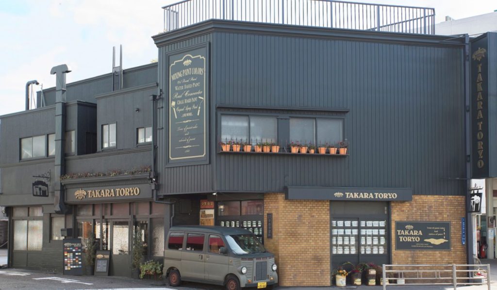 タカラ塗料大阪本社店頭