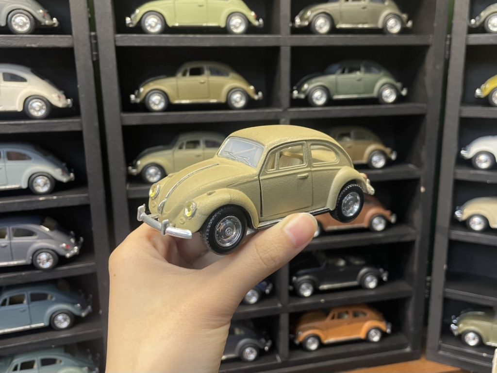 店頭でカラー見本で実際の色を確認し、お気に入りの色をお選びいただきました。