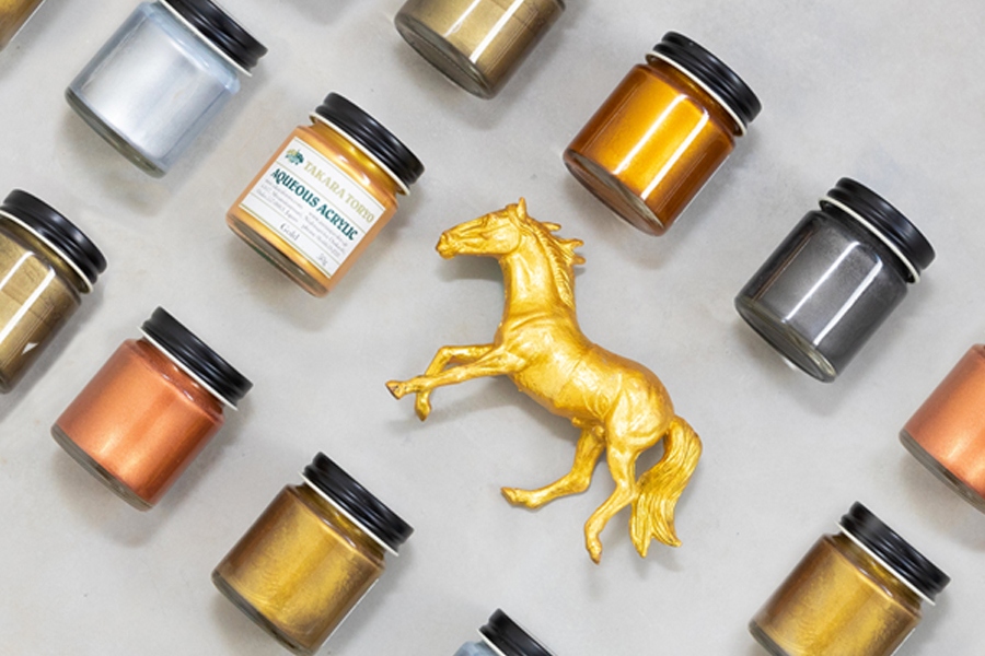 情報サイト『PlaNavi(プラナビ)』にてゴールド塗料の室内塗装例が紹介されました